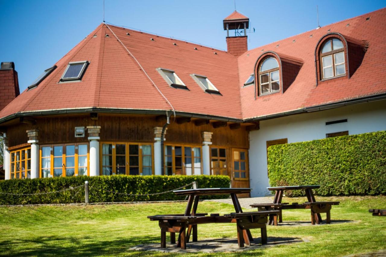 Penzion Terasa, Bed & Breakfast Велке Лосины Экстерьер фото