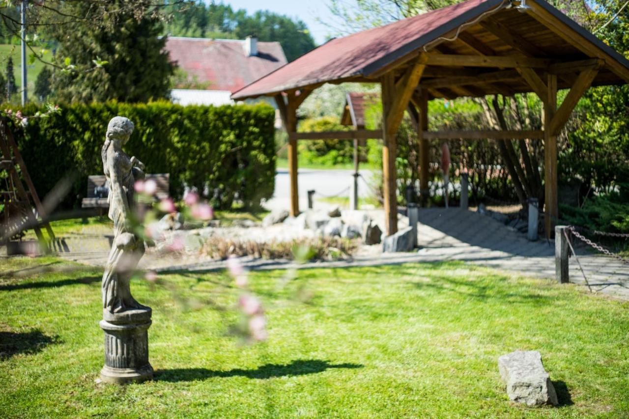 Penzion Terasa, Bed & Breakfast Велке Лосины Экстерьер фото